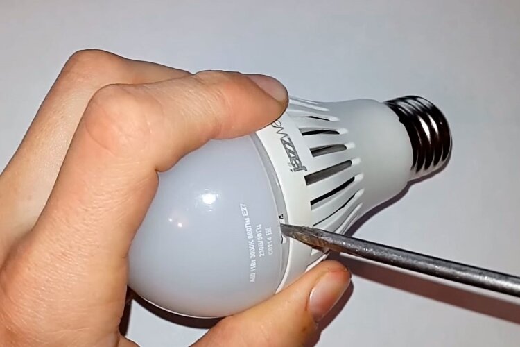 Подключение светодиодной лампы вместо люминесцентной – легко и надежно