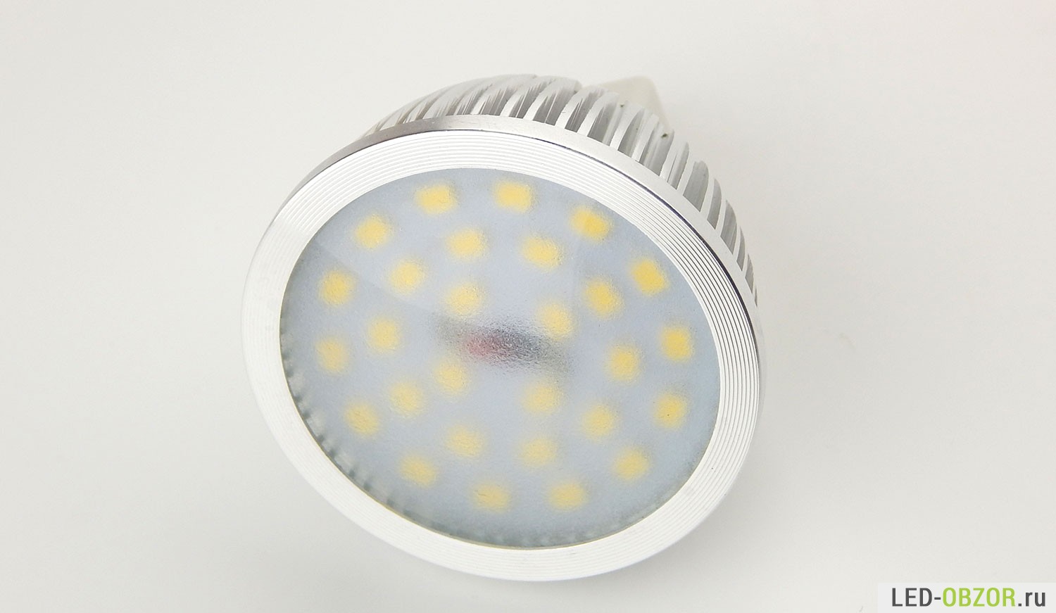 Замена галогеновых ламп на светодиодные в люстре. 3 варианта