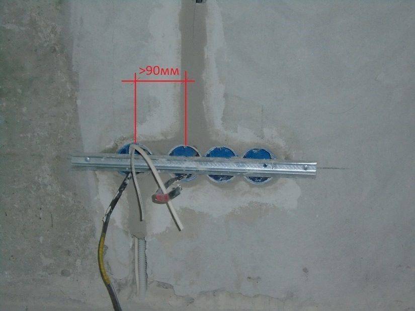 Установка подрозетников в бетонную, кирпичную или гипсокартонную стену
