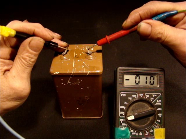 Как разрядить конденсатор. как разрядить высоковольтные неполярные конденсаторы без ущерба самим конденсаторам?