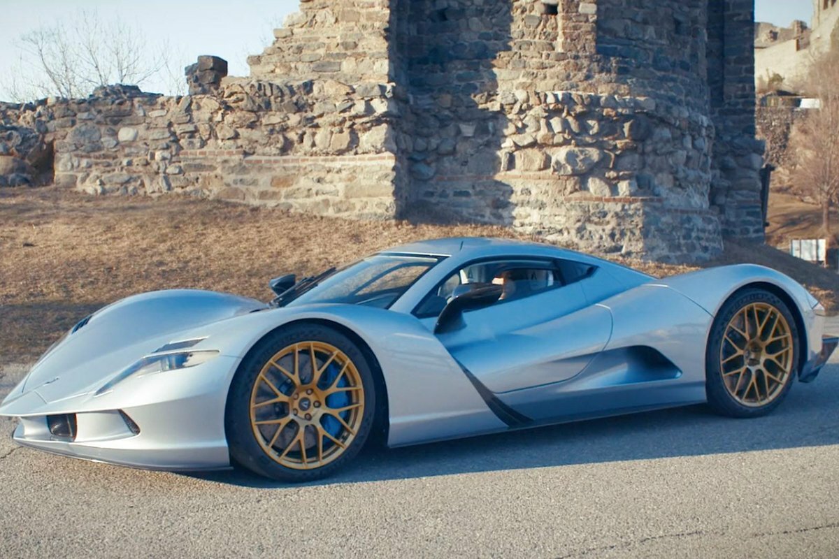 Топ-10 самых быстрых автомобилей в мире на 2021 год