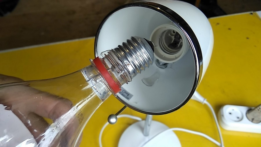 Как снять цоколь с лампочки, если она лопнула: способы выкрутить или вытащить из патрона люстры или другого светильника > свет и светильники