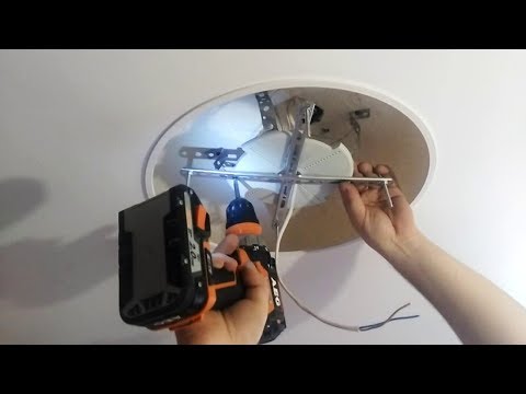 Как снимать плафон с потолка