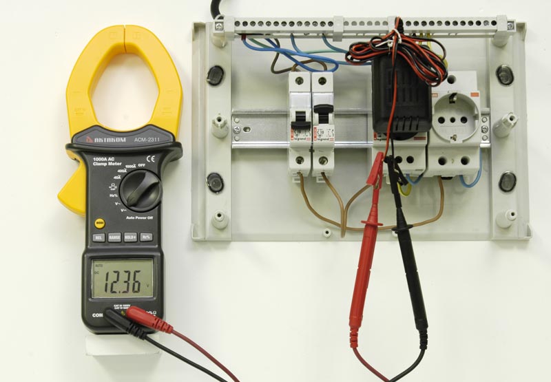 Принцип измерения постоянного тока токовыми клещами. основные принципы работы. как выполнять замеры токовыми клещами