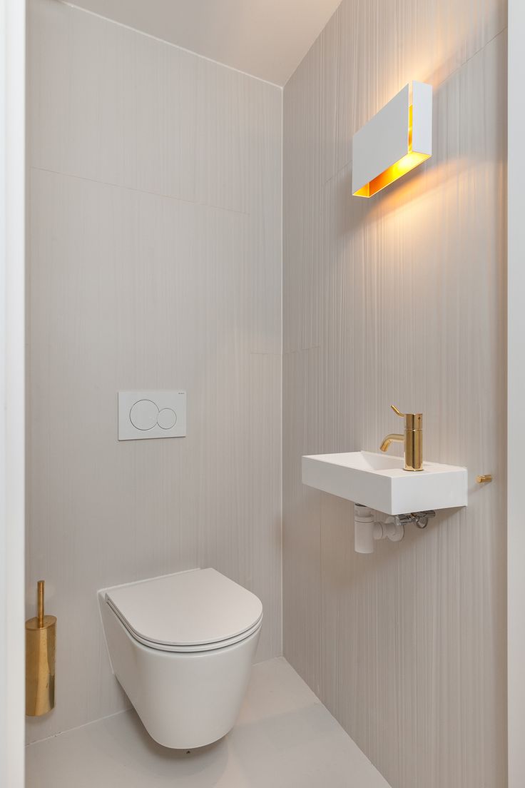 Основные требования к освещению в туалете Уровни подсветок, разновидность ламп и их эксплуатационные характеристики Организация автоматического включения света в туалете