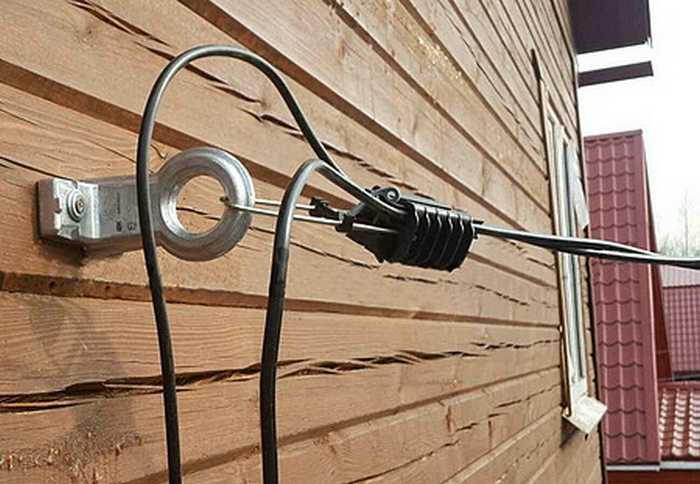 Монтаж провода сип: крепление, подключение дома к электросети