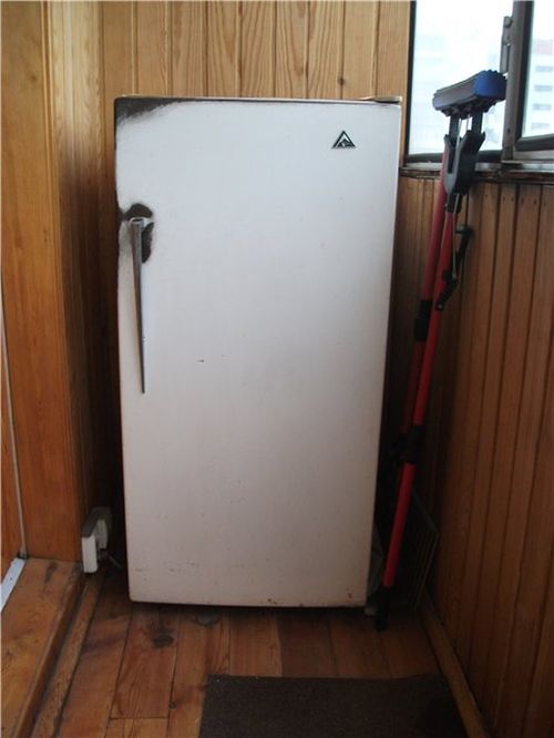 Можно ли ставить и эксплуатировать холодильник на балконе зимой