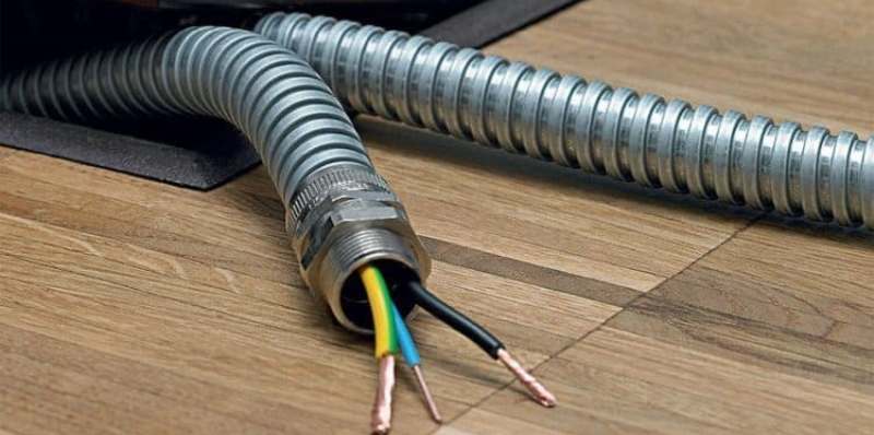 Металлорукав для кабеля: какие бывают и как с ними работать