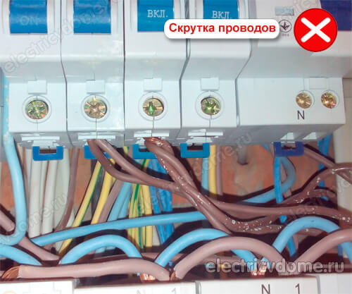 Подключение двух проводов к одному автоматическому выключателю можно сделать несколькими способами Подключить два провода в один автомат можно с помощью наконечников НШВИ Защита двух линий одним автоматом должна выполняться с правильным расчетом номинальн