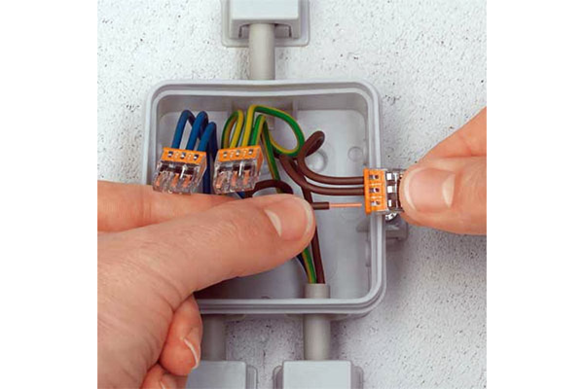 Как правильно соединять провода между собой: соединители для проводов и кабелей, инструмент Как соединить провода в наушниках