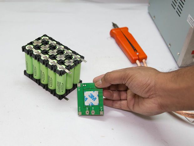 Как сделать зарядное устройство для аккумулятора своими руками: схемы простых и мощных устройств