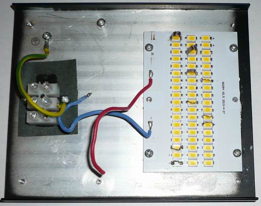 Как подключить светодиодный прожектор: пошаговая инструкция и схемы подключения устройтсва с тремя проводами к сети