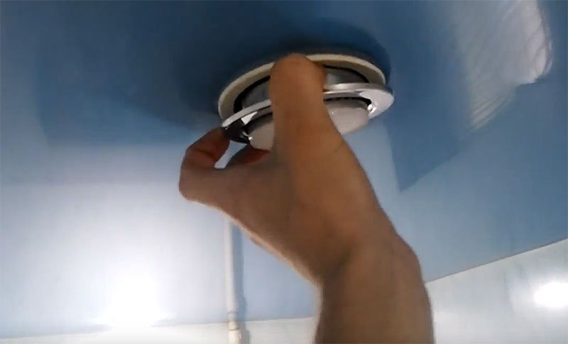Как поменять лампочку в подвесном потолке: замена светодиодной лампы в натяжном потолке, как заменить лампочку в подвесном потолочном светильнике