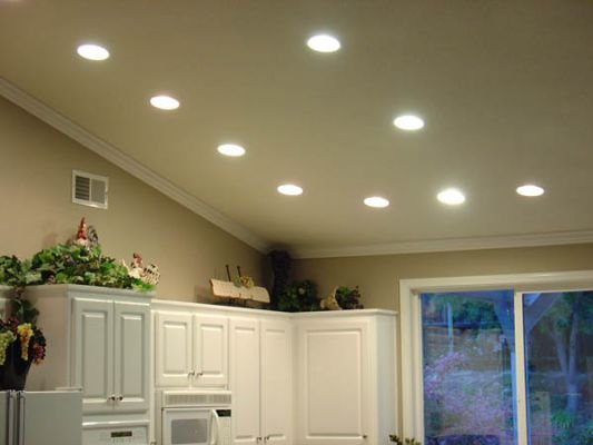 Светильники в реечный потолок: установка, монтаж встраиваемых светодиодных светильников в ванной, лампочки для освещения