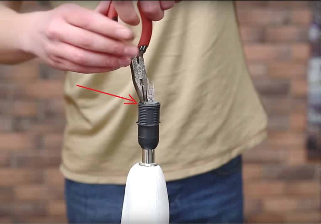 Как выкрутить лопнувшую лампочку из патрона — простые и действенные способы выкручивания лампочек (105 фото + видео)