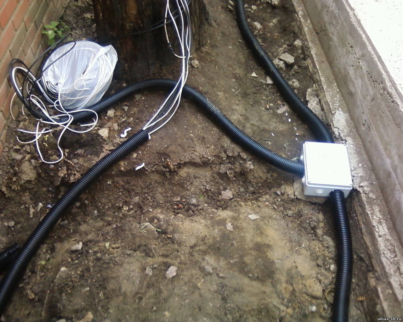 Способы монтажа кабельных лотков, варианты соединения кабель каналов